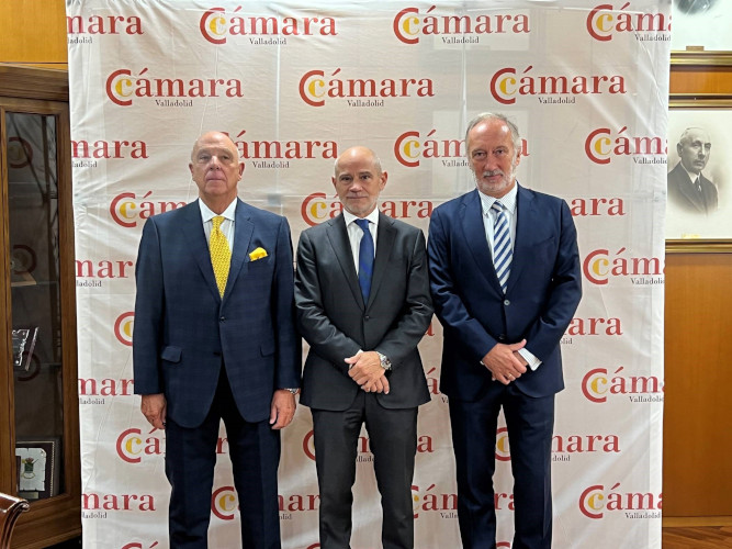 Javier Taberna, Nafarroako Merkataritza Ganberako presidentea; Víctor Caramanzana, Valladolideko Merkataritza Ganberako presidentea; Juan Diego, Edinorreko kontseilari delegatua | Edinor